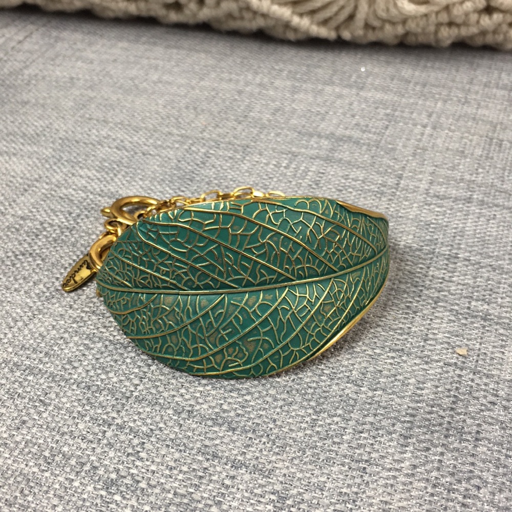 NEW Plunder Leaf Bracelet